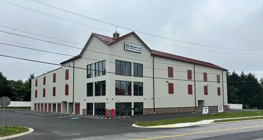 Moove in Self Storage Vehicle and Outdoor Storage